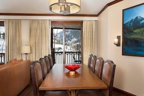 Exterior - Aspen Ritz-carlton 3 Bedroom Residence - Ski In, Ski-out (Aspen)