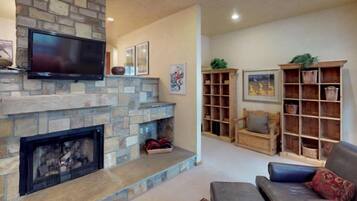 Condo (Cascade Village 3 Bedroom Condo with ) | Exterior