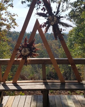Property grounds - Cabin 1 - Rustic Mountain Cabin Rental - Up to 4 persons (Hatfield)