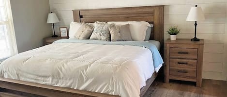 3 bedrooms, iron/ironing board, WiFi, bed sheets