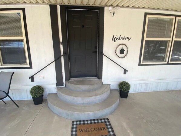 Lakehouse: Front door with Keyless Entry