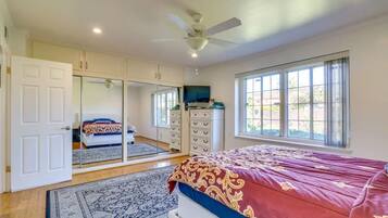 2 bedrooms, desk, iron/ironing board, free WiFi