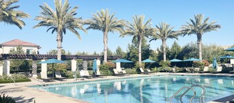 Cheerful 3b3b with swimming pool&BBQ