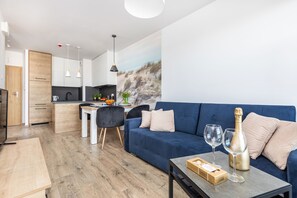 Deluxe Apartment | Hypo-allergenic bedding, iron/ironing board, free WiFi - Seaside Apartamenty Kasprowicza (Kolobrzeg)