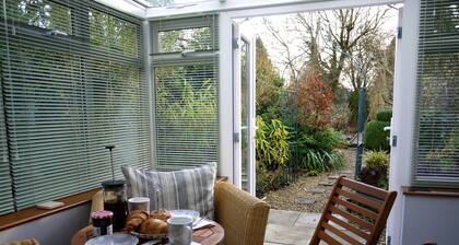 Cosy Stone Cottage - The Bungalow Perrotts Brook - Detached, parking, wifi.