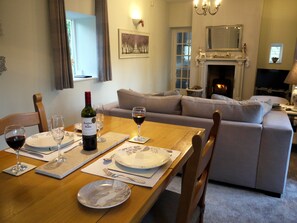 Dining - Cosy Stone Cottage - The Bungalow Perrotts Brook - Detached, parking, wifi. (Perrotts Brook Cirencester)