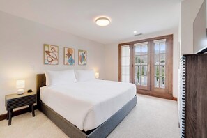 3 bedrooms, iron/ironing board, travel cot, WiFi