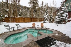 ハウス (4 Bedroom Townhome in East Keystone A) | 外観