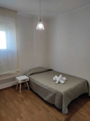 3 Schlafzimmer, Schreibtisch, WLAN, Bettwäsche