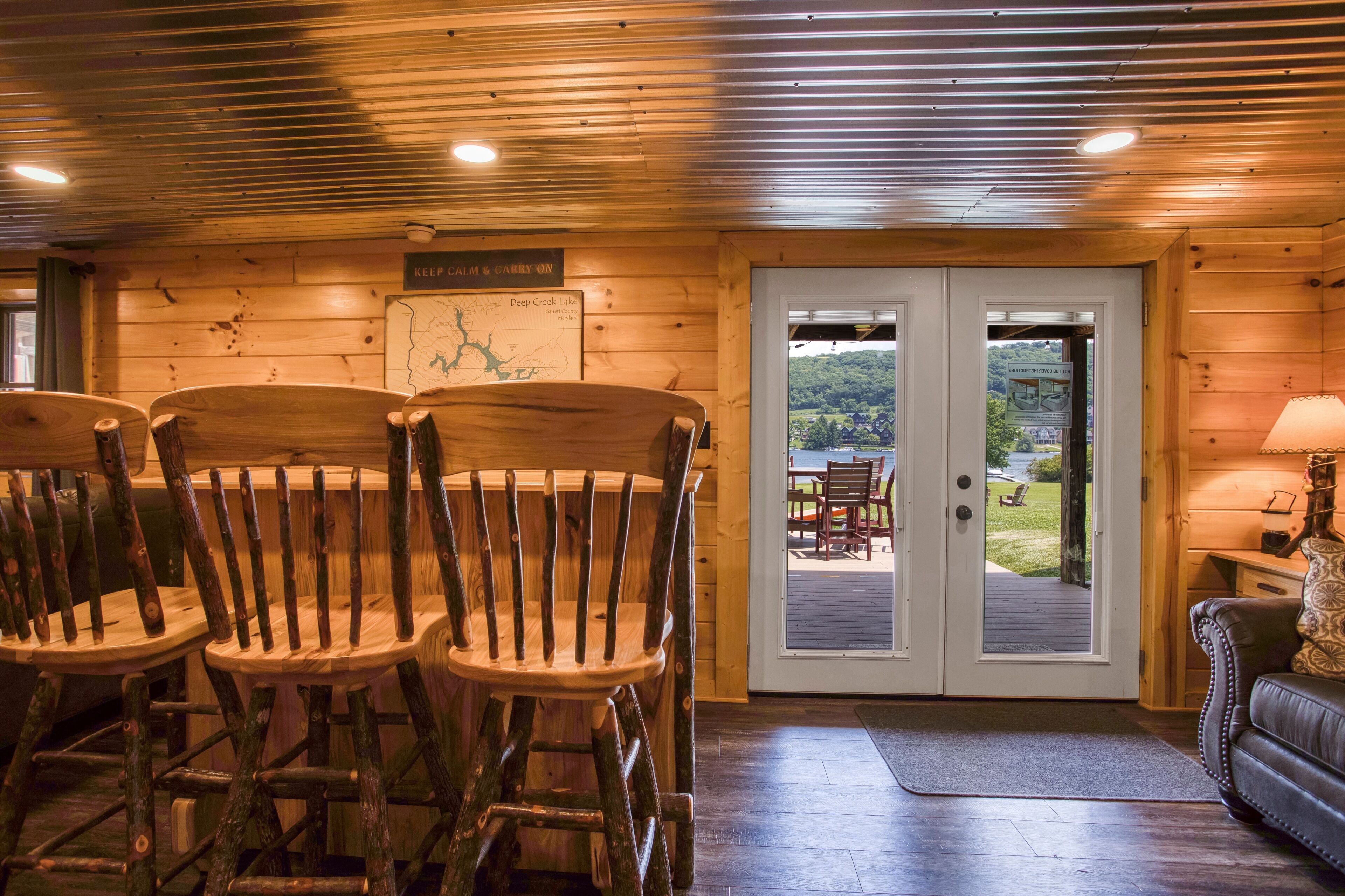 Private Home, Dock, Hot Tub, Lakefront, Large Yard - Maryland