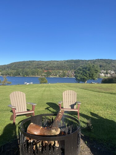 Private Home, Dock, Hot Tub, Lakefront, Large yard