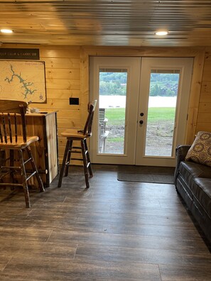 TV, fireplace, ping pong