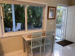 Fridge, microwave, oven, stovetop - Tropical Beach Destination (Fort Pierce)