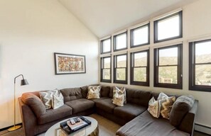 Exterior - Premier Ski in, Ski-out 1 Bedroom Condo With Spectacular Views, Heated Outdoor Pool and Hot Tub, Short Walk to Village (Snowmass Village)