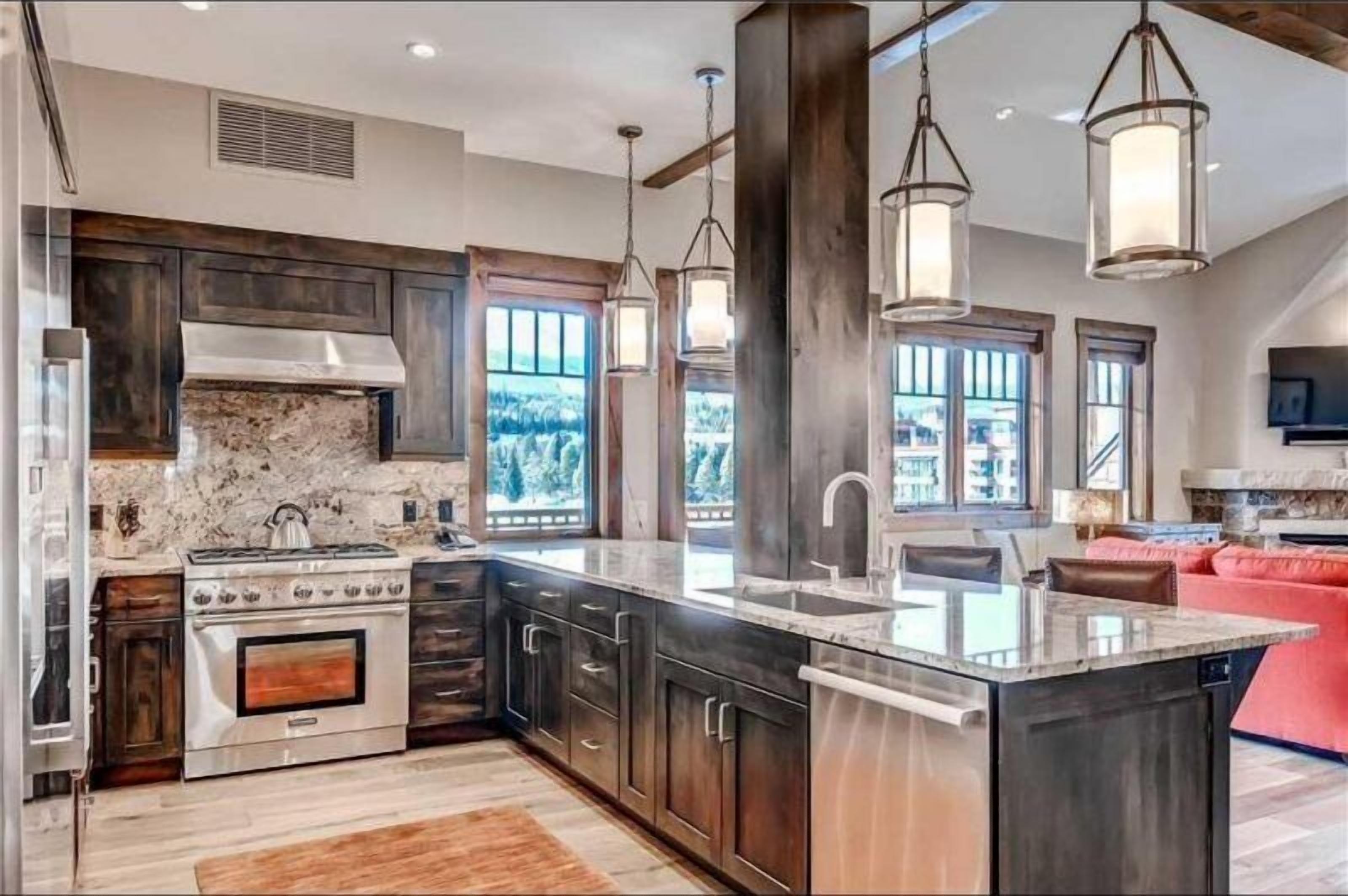 House (Luxury 4 Bedroom Penthouse Rental off) | Private kitchen