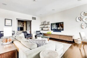 Kondominium (3 Bedroom Luxury Residence in Lionshe) | Eksterior