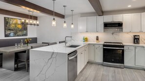 Exterior - Warm and Cozy 3 Bedroom Ski In, Ski Out Condo in Snowmass Base Village (Snowmass Village)