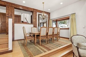 House (Premier Ski in, Ski out 2 Bedroom Col) | Private kitchen