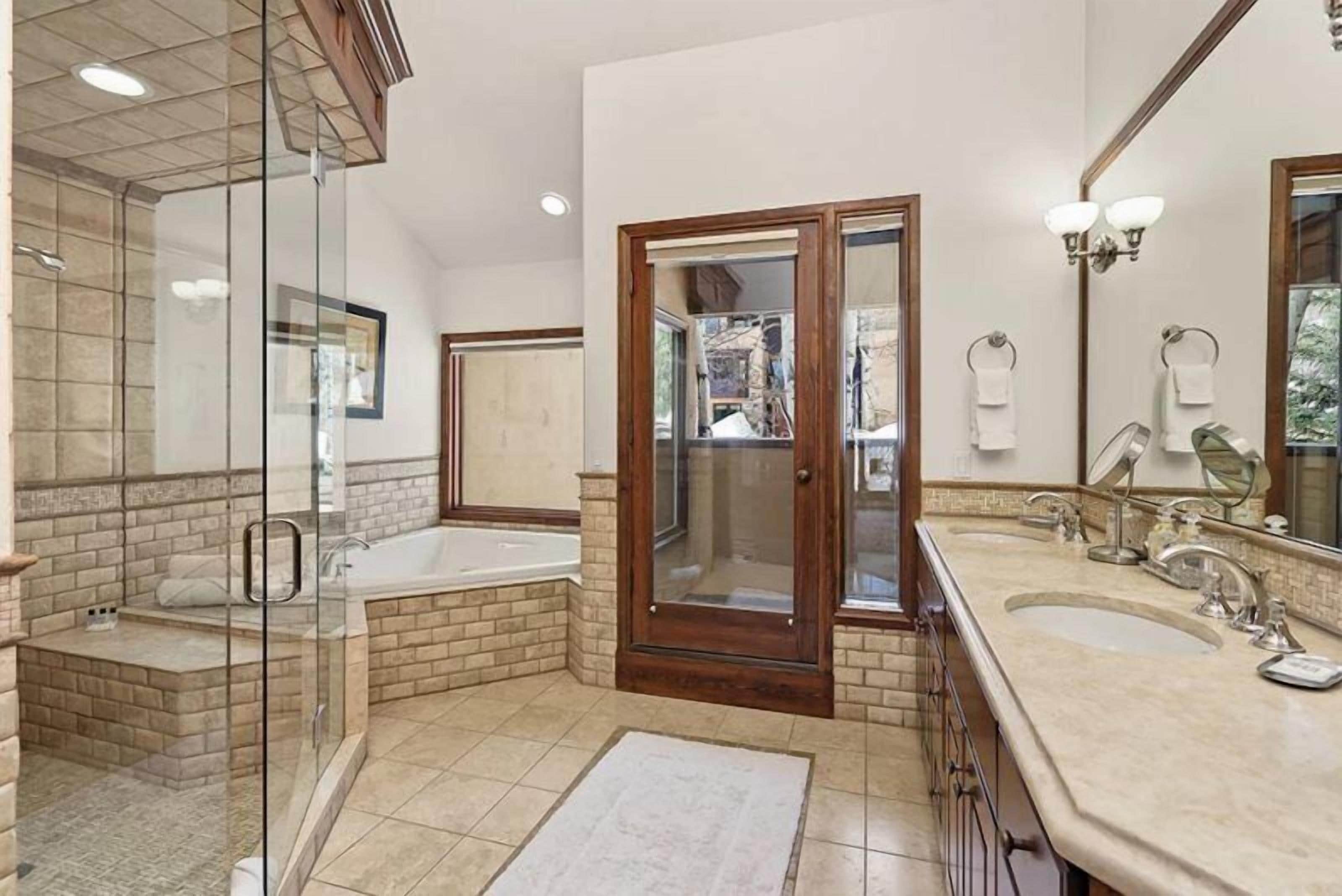 House (Premier Ski in, Ski out 2 Bedroom Col) | Living room