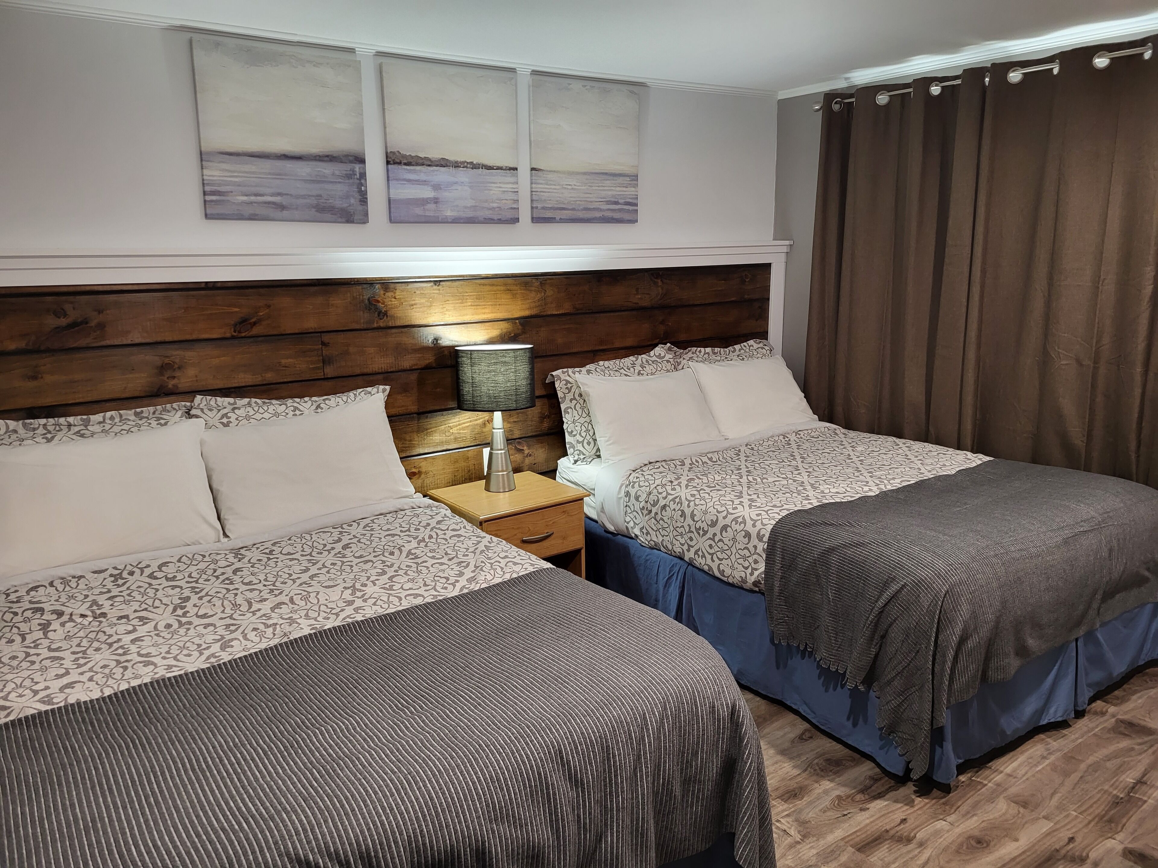 Desk, laptop workspace, free WiFi, bed sheets
