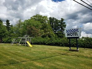 Exterior - Scoodic Motel (Oak Bay)