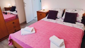 1 bedroom, iron/ironing board, free WiFi, bed sheets
