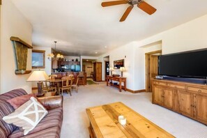 Condo (Red Hawk Townhomes 2 Bedroom Rental i) | Exterior