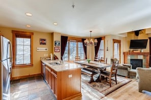 Condo (Beautiful 2 Bedroom Mountain Condo in) | Extérieur