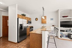 Exterior - Spacious Ski in, Ski out 2 Bedroom Vacation Rental Next to the Gondola Featuring Slopeside Heated Outdoor Pool and Hot Tub (Snowmass Village)