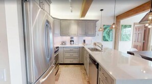 Condo (Ski In, Ski Out 4 Bedroom Condo in Sn) | Exterior