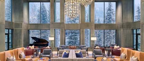 Condo (Gold-Rated 3 Bedroom Condo Near Grand) | Exterior