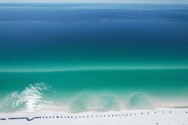 Beach nearby, sun loungers, beach towels