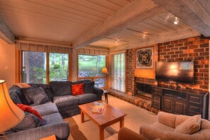 Condo (Comfortable and Convenient Ski In, Sk) | Exterior