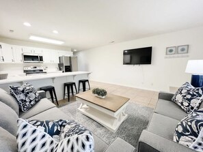 TV, offices - Las Palmas Resort #1423 | All-Inclusive Amenities (Saint George)
