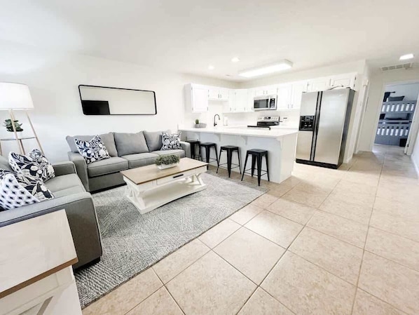 TV - Las Palmas Resort #1423 | All-Inclusive Amenities (Saint George)