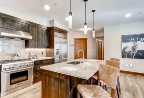 Condo (Luxury 3 Bedroom Breckenridge Vacatio) | Exterior