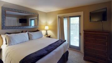 Condo (Luxury One Bedroom Condo in Cascade V) | Exterior