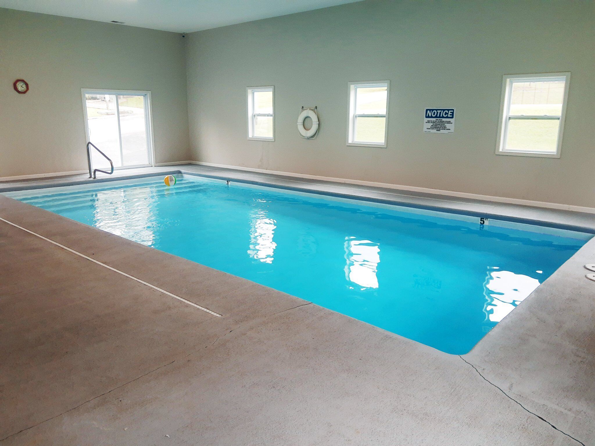 Piscine couverte, piscine extérieure