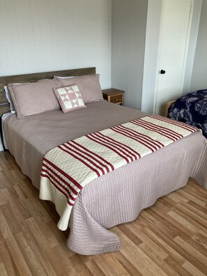 3 chambres, fer et planche à repasser, Wi-Fi gratuit, draps fournis
