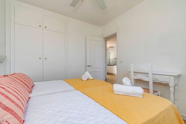 2 makuuhuonetta, vauvan matkasänky, ilmainen Wi-Fi, vuodevaatteet