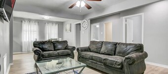 Comfy 3 bedroom home w/ fenced yard