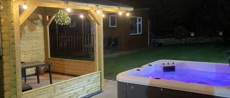 Bañera de hidromasaje exterior