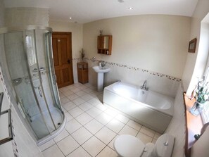Casa tradicional, con acceso para personas discapacitadas, baño privado (Entire House - Sleeps 14) | Baño