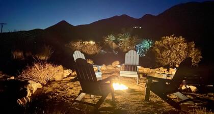J&B Desert Hideaway Gateway to the Desert; Stunning Views Hot Tub Outdoor Shower
