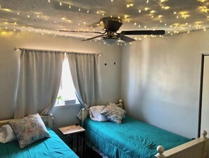 3 bedrooms, WiFi - Entire Home with Pool near Fort Bliss w/ Mt. View🌄 (El Paso)