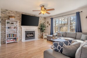 Smart-TV, peis, videospill og DVD-spiller