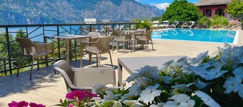 Casa di Alessia THE new vacation apartment with dream view over Malcesine incl. pool
