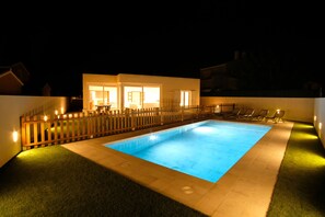 Outdoor pool - Villa Houses - Villa Alta Calidad con Piscina y Jardín. A 5 Minutos de la Playa (Ciutadella de Menorca)
