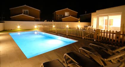 Villa Houses - Villa Alta Calidad con Piscina y Jardín. A 5 Minutos de la Playa
