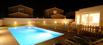 Villa Houses - Villa Alta Calidad con Piscina y JardĂn. A 5 Minutos de la Playa